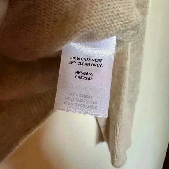 Nordstrom 100% Cashmere Crewneck Sweater in Like New Condition - Picture 4 of 6